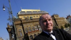 zdroj: divadelni-noviny.cz zdroj: divadelni-noviny.cz