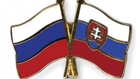 zdroj: crossed-flag-pins.com