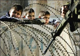 zdroj: antiwarsongs.org Kliknutím zvětšíte obrázek
