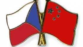 zdroj: crossed-flag-pins.com