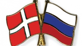 zdroj: crossed-flag-pins.com