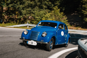 Škoda na startu závodu veteránů