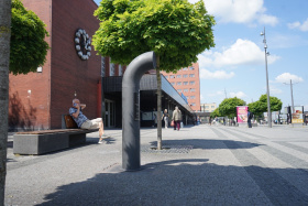 Poesiomat básní a zpívá o Pardubicích