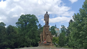 Město znovu prověří možnosti přesunu sochy Rudoarmějce