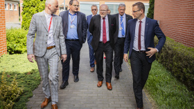 Ministr v Krajské nemocnici Tomáše Bati Ministr v Krajské nemocnici Tomáše Bati