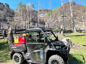 Strážci parku mají novou čtyřkolku s hasícím vybavením