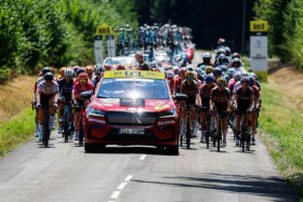 Škoda Auto opět podpořila Tour de France Kliknutím zvětšíte obrázek