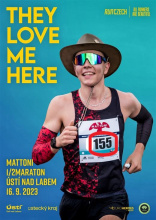 Běžcům pomohou v případě potřeby záchranáři