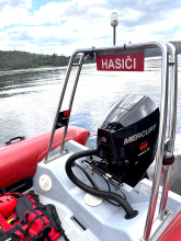 Nový lodní motor zvýší akceschopnost příbramských hasičů Nový lodní motor zvýší akceschopnost příbramských hasičů