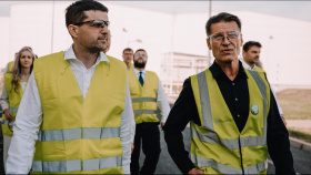 Ministr životního prostředí navštívil Knaufinsulation v Krupce Ministr životního prostředí navštívil Knaufinsulation v Krupce