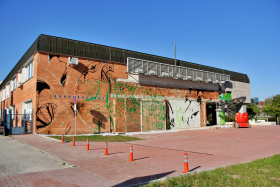 V areálu Akademie věd vzniká velkoformátové graffiti