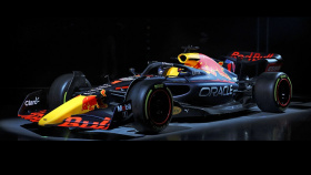 Monopost Formule 1 je k vidění na D1 u Devíti křížů Monopost Formule 1 je k vidění na D1 u Devíti křížů
