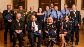Primátorka ocenila novinářskou legendu i zachránce lidských životů Primátorka ocenila novinářskou legendu i zachránce lidských životů