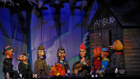 Naivní divadlo zve na večerní potlach s koncertem