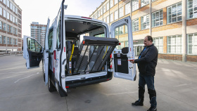 Sociální služby Vsetín doplnily flotilu čtvrtým elektromobilem Sociální služby Vsetín doplnily flotilu čtvrtým elektromobilem