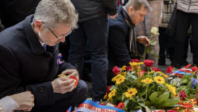 Senátorky a senátoři si dnes připomínají listopadové události Senátorky a senátoři si dnes připomínají listopadové události