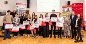 Statisíce pro Scholu Humanitas a její nadané studenty