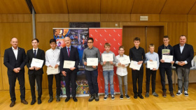 Žáci získali ocenění za výbornou reprezentaci Žáci získali ocenění za výbornou reprezentaci