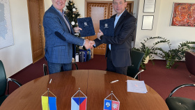 Karlovarský kraj podepsal memorandum o spolupráci se Záporožskou oblastí