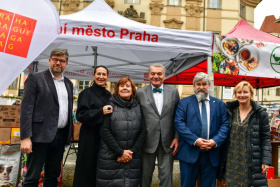 Primátorská adventní sbírka vynesla téměř dvě tuny zboží pro potřebné Kliknutím zvětšíte obrázek