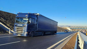 U Loun otevřeli další úsek dálnice D7