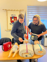 Defibrilátor do každé školy