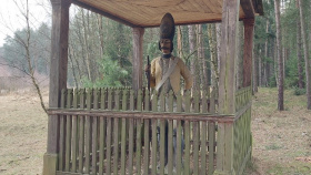 Přístřešky soch granátníků  jsou opravené