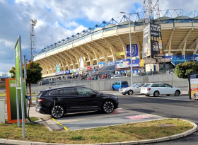 E-řidiči odebrali vloni u stanic ČEZ rekordních 5,5 mil. kWh zelené elektřiny E-řidiči odebrali vloni u stanic ČEZ rekordních 5,5 mil. kWh zelené elektřiny