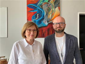 Mzdy v Krajské zdravotní letos opět porostou