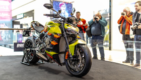 Motorky Ducati zdobí pražské obchodní centrum Arkády Pankrác
