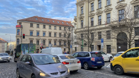 Nejezděte do centra autem, apeluje městská část na řidiče Nejezděte do centra autem, apeluje městská část na řidiče
