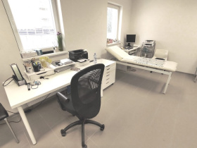 Kraj rozdělí první motivační příspěvky lékařům nad 65 let
