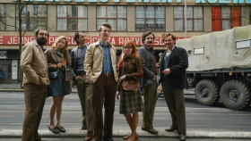 První záběry z dobového filmu Vlny Jiřího Mádla První záběry z dobového filmu Vlny Jiřího Mádla