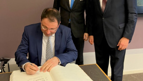 Hejtman hodlá spolupracovat s bavorskou Radou pro přeshraniční spolupráci Hejtman hodlá spolupracovat s bavorskou Radou pro přeshraniční spolupráci