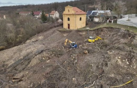 Kraj nabízí finanční pomoc s řešením sesuvu v Žiželicích