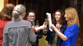 Knihovna  vydala publikaci o inspirativních ženách Ústeckého kraje