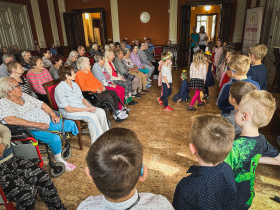 Den matek oslavili s Korálkem a v předstihu