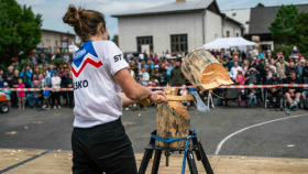 Pot se perlil a třísky létaly Pot se perlil a třísky létaly