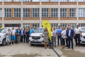 Do vozového parku příspěvkových organizací přibylo dalších osm elektromobilů