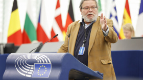 Alexandr Vondra: Politika je o umění nacházet spojence Alexandr Vondra: Politika je o umění nacházet spojence