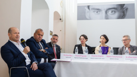 Očima Franze Kafky: Mezi obrazem a jazykem Očima Franze Kafky: Mezi obrazem a jazykem