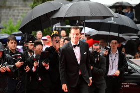 Cenu prezidenta KVIFF převzali Clive Owen a Ivan Trojan