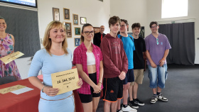 Gymnazisté ze Sokolova vysportovali 100 tisíc korun pro zařízení v kraji Gymnazisté ze Sokolova vysportovali 100 tisíc korun pro zařízení v kraji