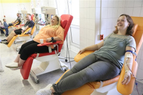 Darovat krev je i během prázdnin snadné a potřebné