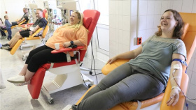 Darovat krev je i během prázdnin snadné a potřebné