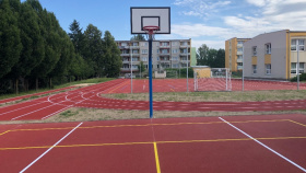 Obnovené hřiště v Rožnově Obnovené hřiště v Rožnově