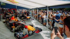 Hlavním městem burácejí motory Hlavním městem burácejí motory