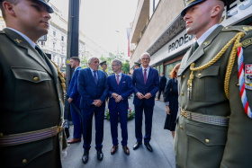 Pietní akt před budovou Českého rozhlasu