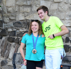 Šermíř Michal Čupr dovezl do Litoměřic olympijskou medaili