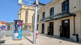 Před nádražní halou vzniknou stojany pro kola Před nádražní halou vzniknou stojany pro kola